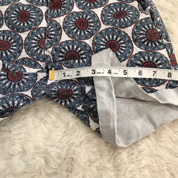 Banana Republic factory mid rise blue floral sunflower shorts size 4 - Picture 6 of 8